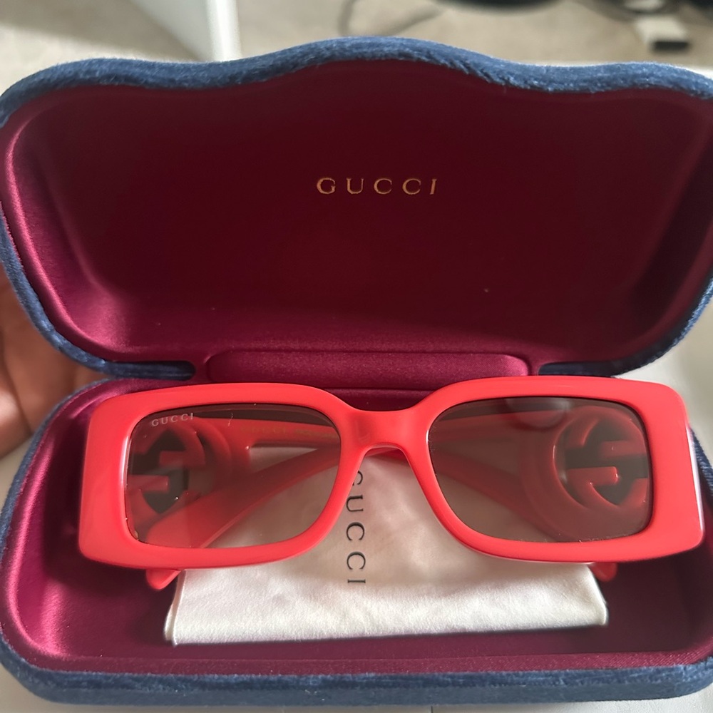 Gucci Women's interlocking G Red Sunglasses